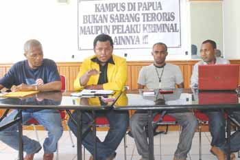 http://www.bintangpapua.com/images/stories/2012/OKTober/24/kampus-bukan-teroris-edit.jpg