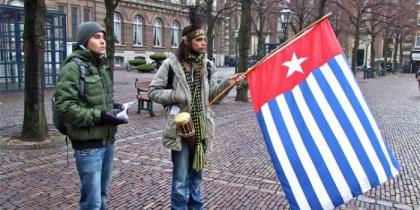 Pendukung Papua merdeka di Belanda. Foto: rnw.nl