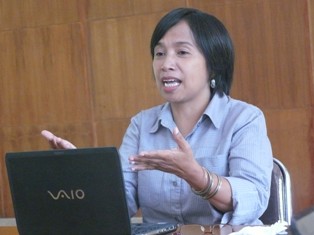 Direktris ALDP, Latifa Anum Siregar (Jubi/Musa)