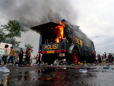 Ilustrasi Truk Polisi Terbakar. (IST)