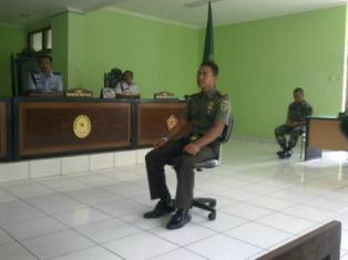 RICKY FELANI SAAT MEMBERI KETERANGAN (JUBI/APRILA)