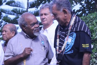 Michael Somare (kiri)